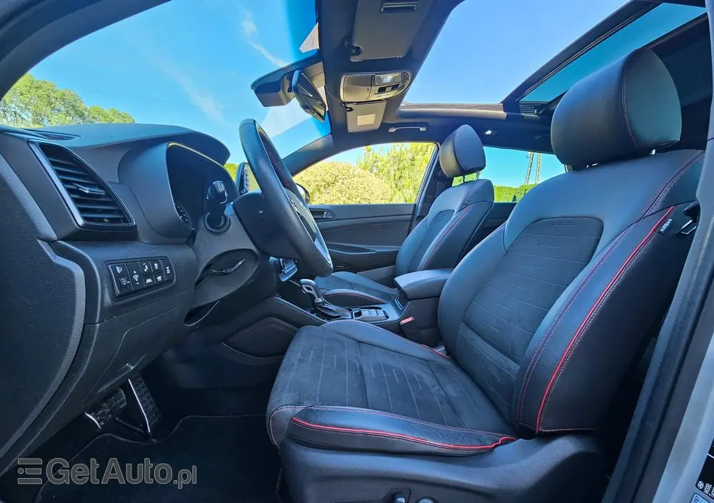 HYUNDAI Tucson 