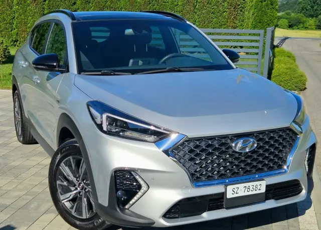 HYUNDAI Tucson 