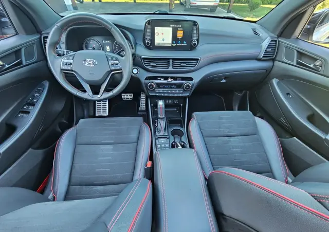 HYUNDAI Tucson 