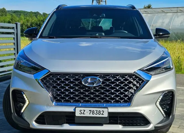 HYUNDAI Tucson 