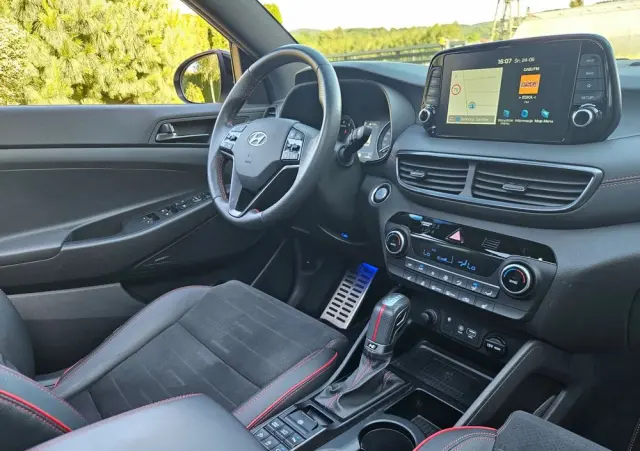 HYUNDAI Tucson 