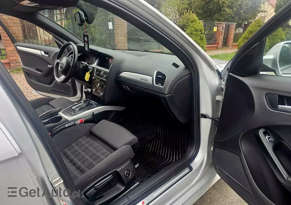 AUDI A4 Avant 2.0 TDI DPF quattro S tronic S line Sportpaket