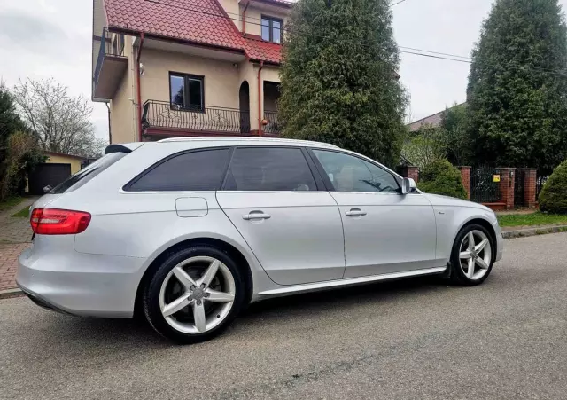 AUDI A4 Avant 2.0 TDI DPF quattro S tronic S line Sportpaket