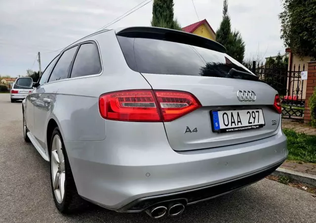 AUDI A4 Avant 2.0 TDI DPF quattro S tronic S line Sportpaket