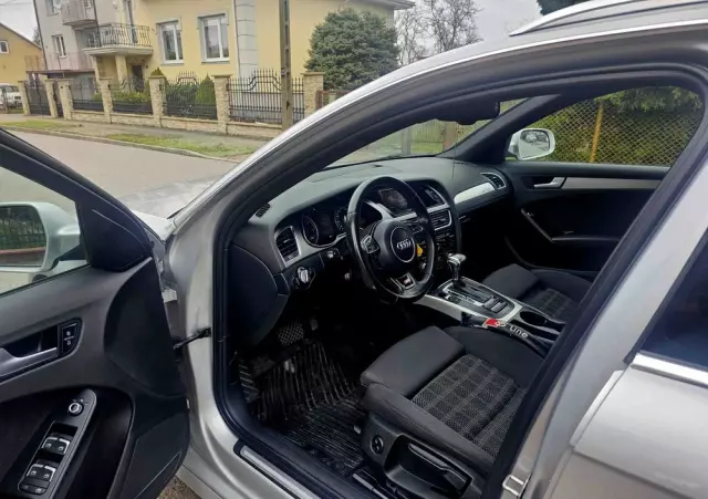 AUDI A4 Avant 2.0 TDI DPF quattro S tronic S line Sportpaket