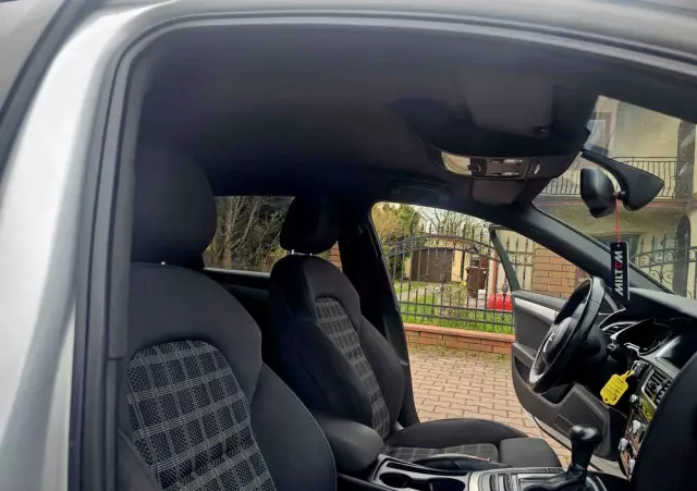 AUDI A4 Avant 2.0 TDI DPF quattro S tronic S line Sportpaket