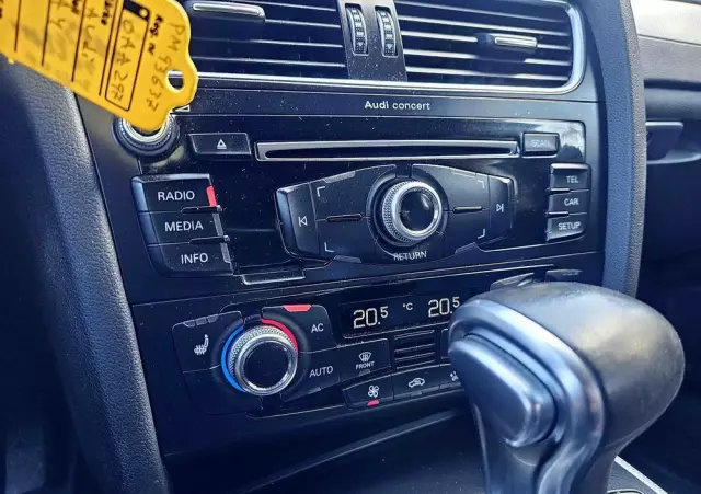 AUDI A4 Avant 2.0 TDI DPF quattro S tronic S line Sportpaket