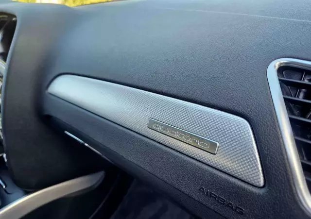 AUDI A4 Avant 2.0 TDI DPF quattro S tronic S line Sportpaket