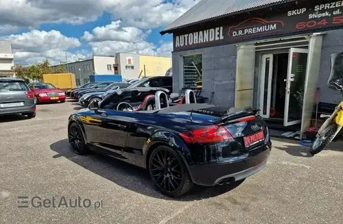 AUDI TT 