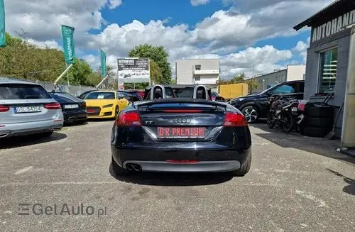 AUDI TT 