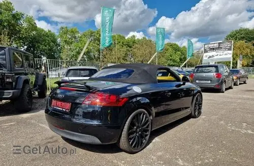 AUDI TT 