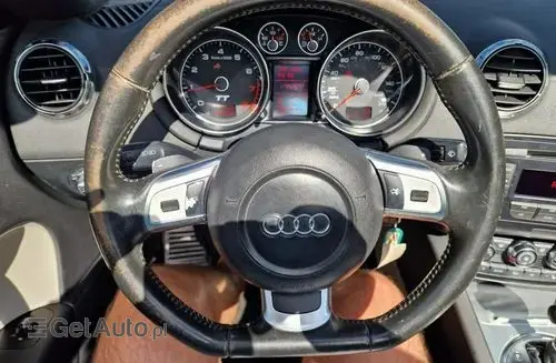 AUDI TT 