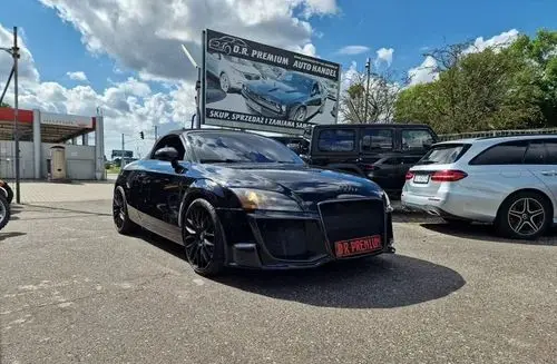 AUDI TT 