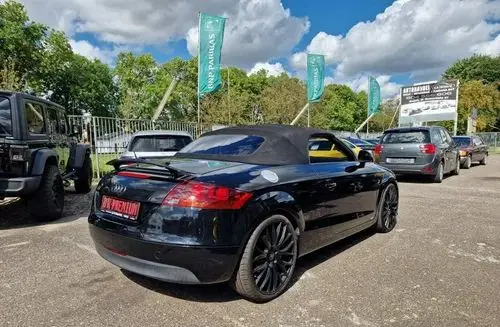 AUDI TT 
