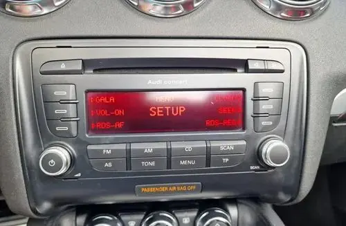 AUDI TT 