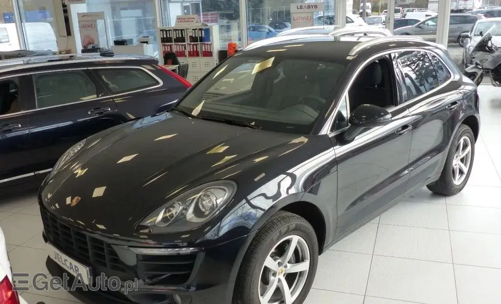 PORSCHE Macan 