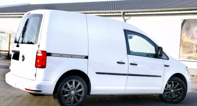 VOLKSWAGEN Caddy 