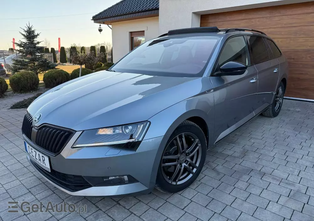 SKODA Superb Combi 2.0 TDI DSG Sportline