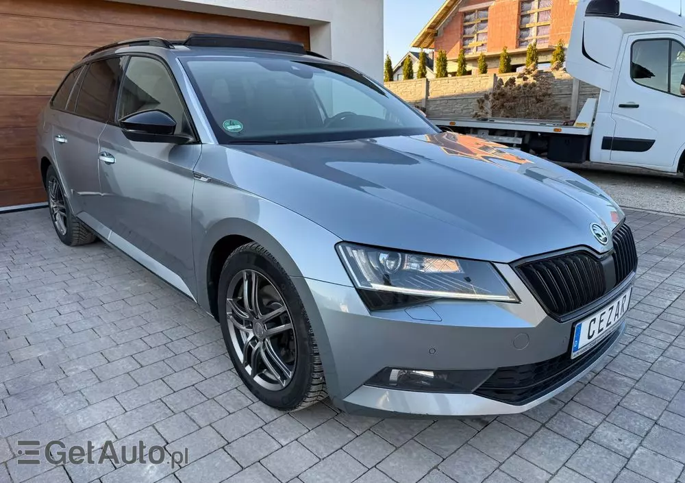 SKODA Superb Combi 2.0 TDI DSG Sportline