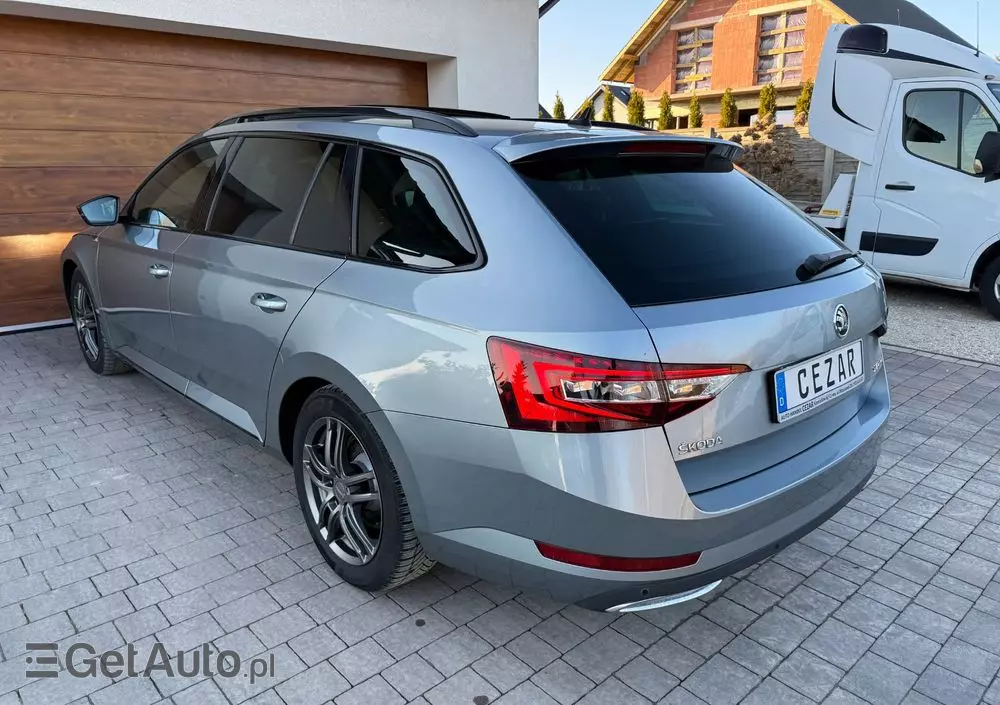 SKODA Superb Combi 2.0 TDI DSG Sportline