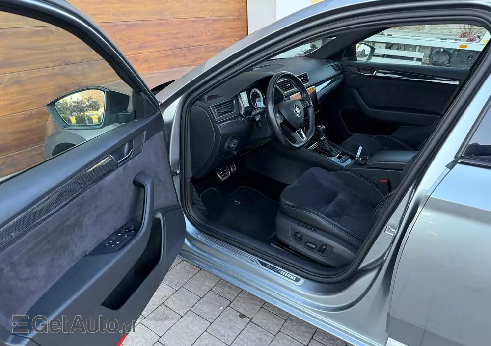 SKODA Superb Combi 2.0 TDI DSG Sportline