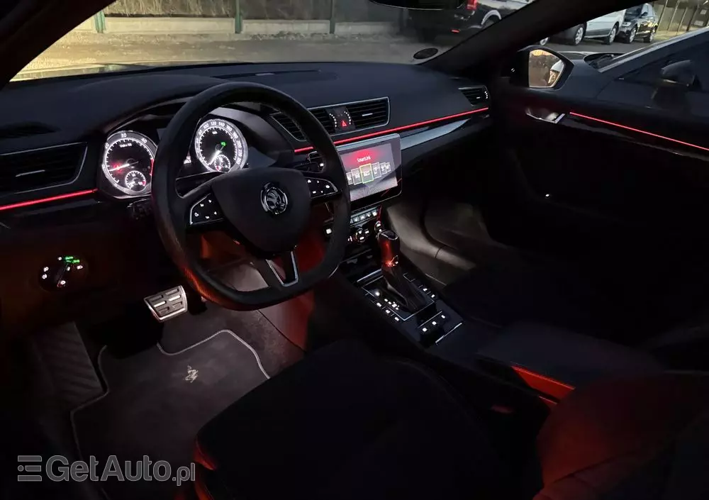 SKODA Superb Combi 2.0 TDI DSG Sportline