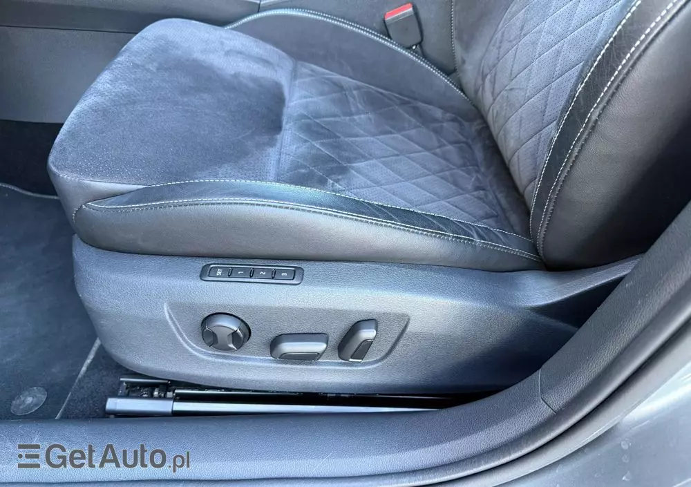 SKODA Superb Combi 2.0 TDI DSG Sportline