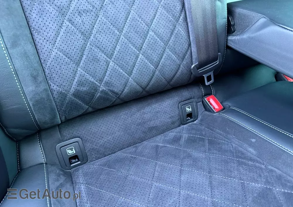 SKODA Superb Combi 2.0 TDI DSG Sportline