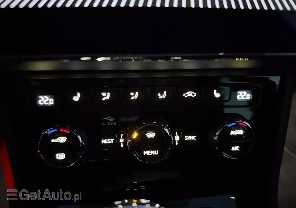 SKODA Superb Combi 2.0 TDI DSG Sportline