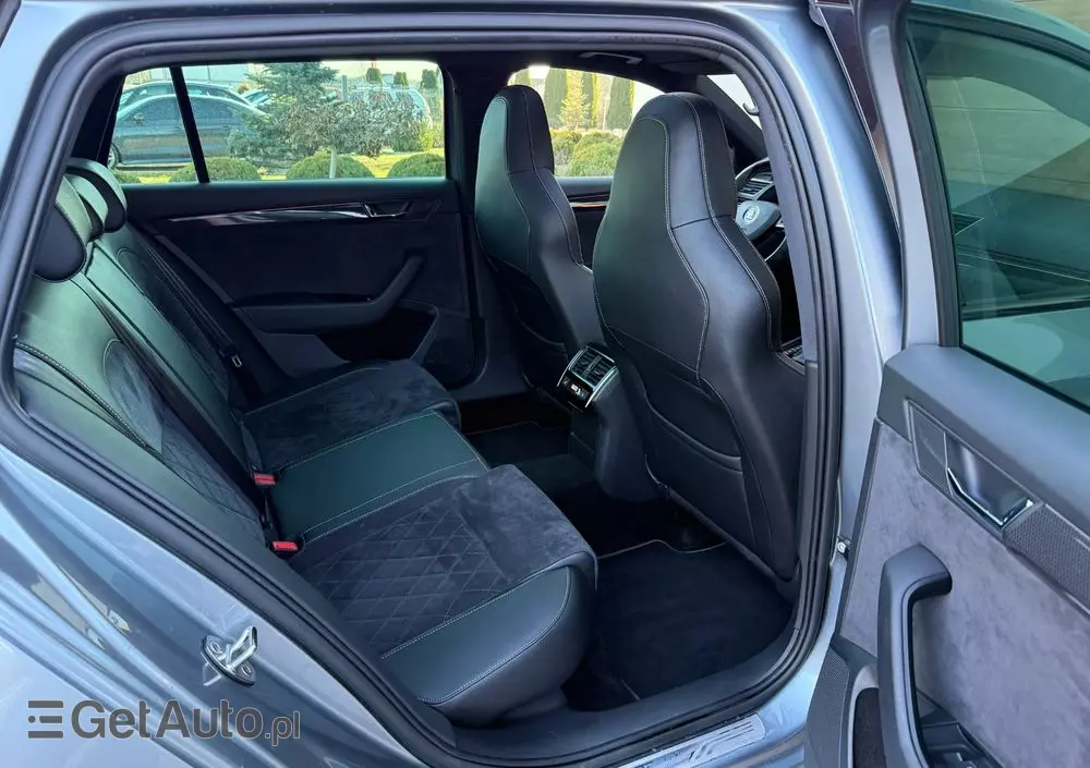 SKODA Superb Combi 2.0 TDI DSG Sportline