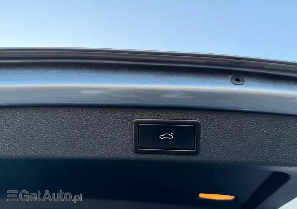 SKODA Superb Combi 2.0 TDI DSG Sportline