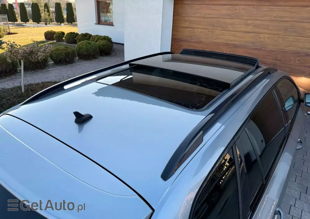 SKODA Superb Combi 2.0 TDI DSG Sportline