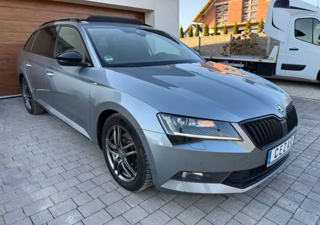 SKODA Superb Combi 2.0 TDI DSG Sportline