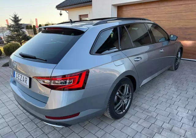SKODA Superb Combi 2.0 TDI DSG Sportline