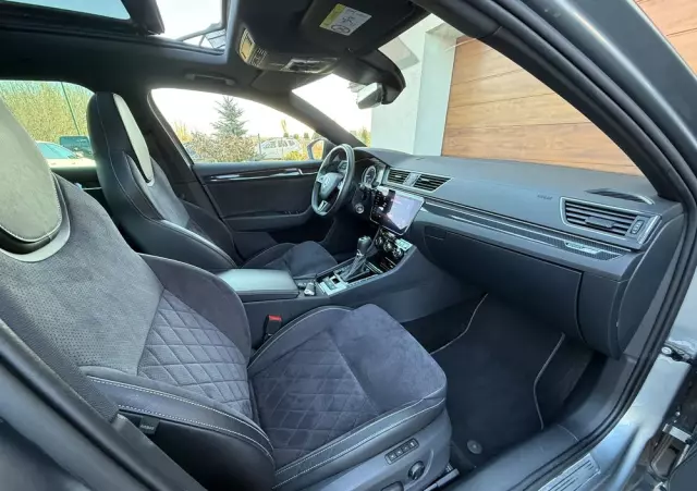 SKODA Superb Combi 2.0 TDI DSG Sportline