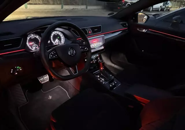 SKODA Superb Combi 2.0 TDI DSG Sportline