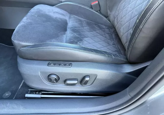 SKODA Superb Combi 2.0 TDI DSG Sportline