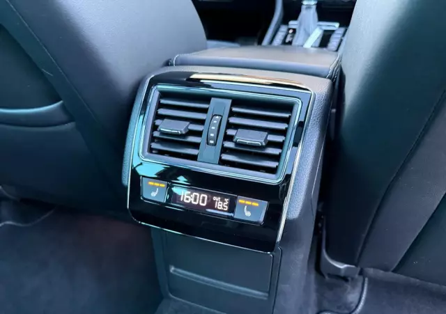 SKODA Superb Combi 2.0 TDI DSG Sportline