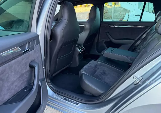 SKODA Superb Combi 2.0 TDI DSG Sportline