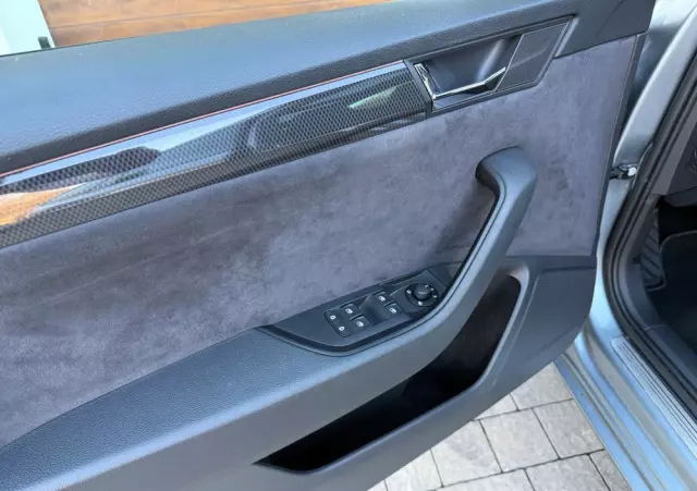 SKODA Superb Combi 2.0 TDI DSG Sportline