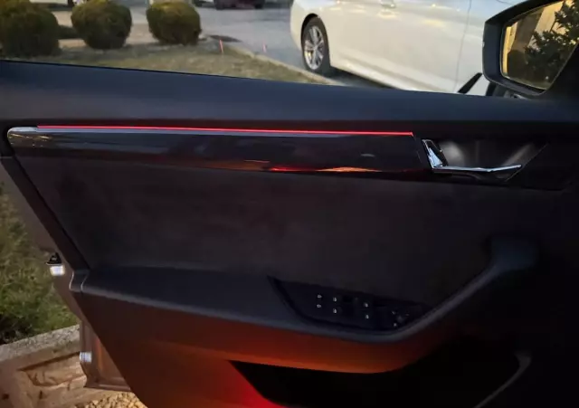 SKODA Superb Combi 2.0 TDI DSG Sportline