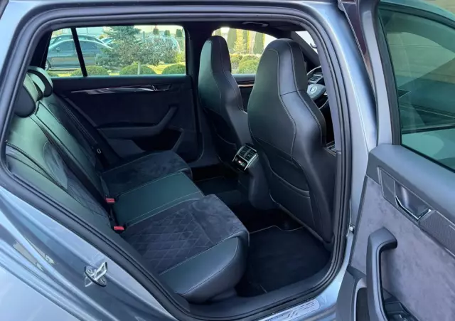 SKODA Superb Combi 2.0 TDI DSG Sportline