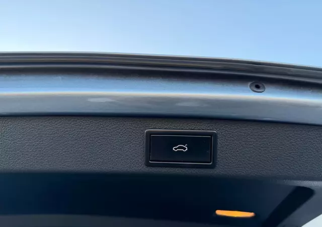 SKODA Superb Combi 2.0 TDI DSG Sportline