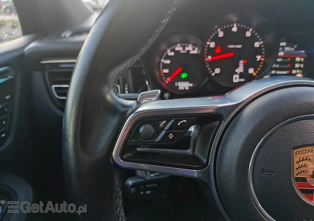 PORSCHE Macan T PDK