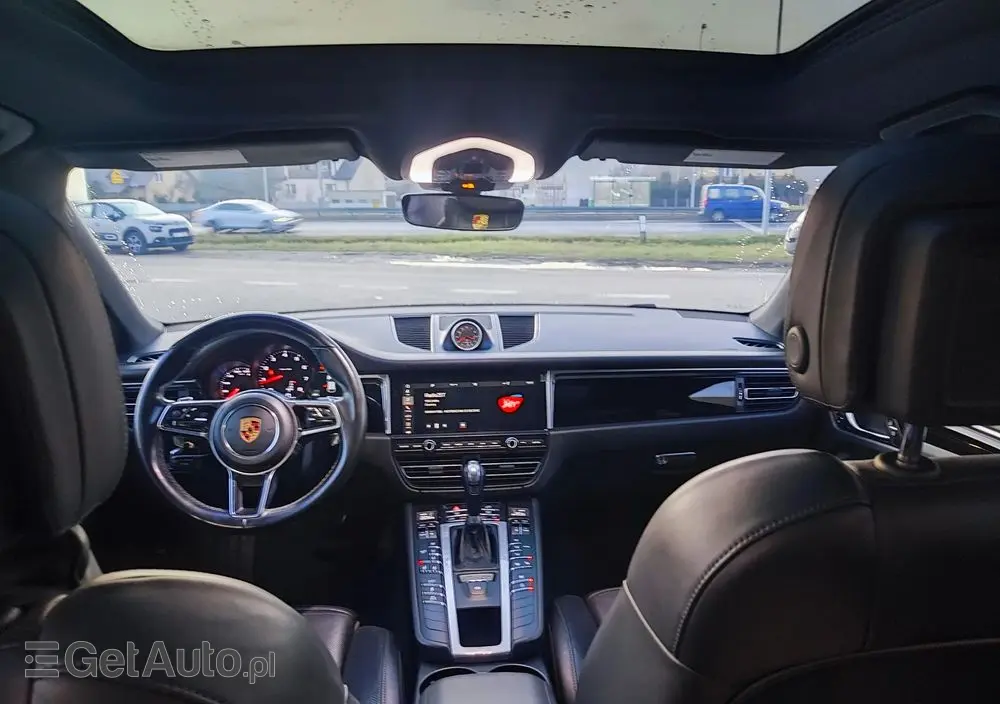 PORSCHE Macan T PDK