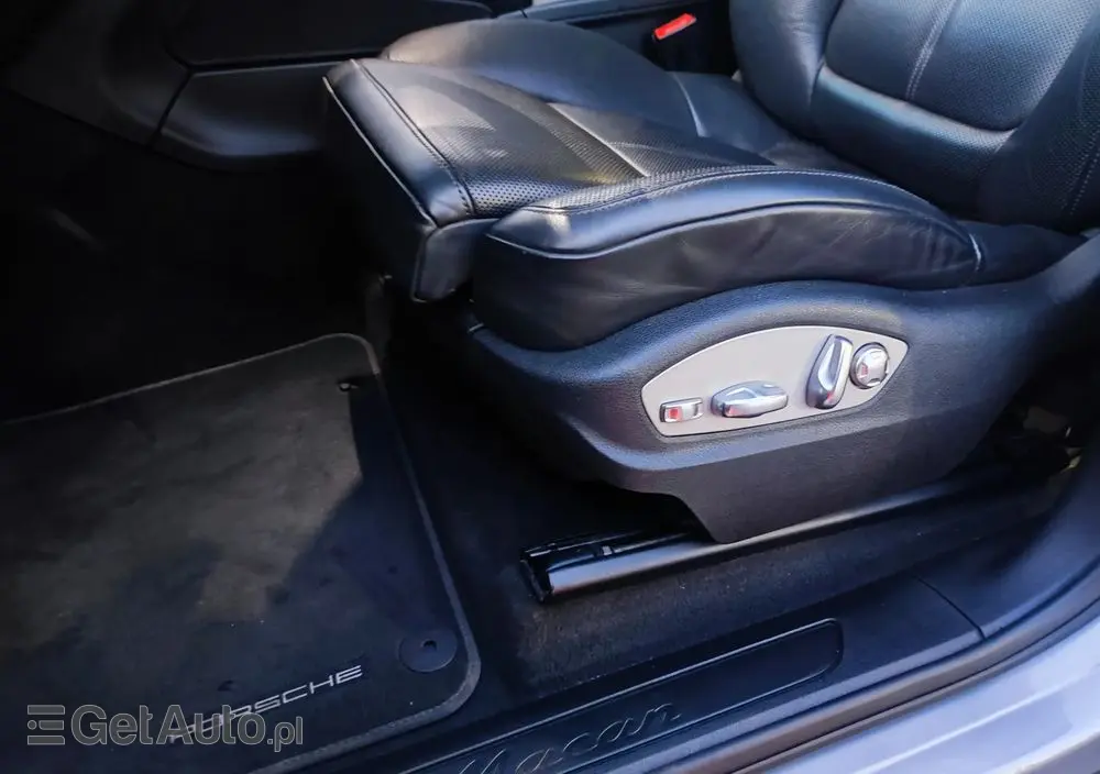 PORSCHE Macan T PDK