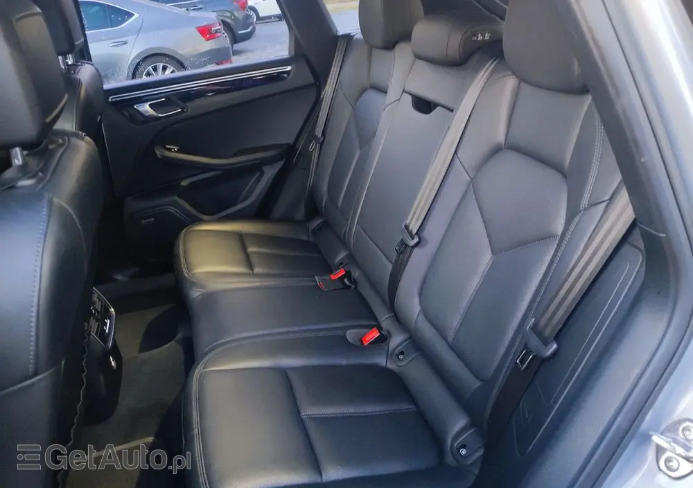 PORSCHE Macan T PDK