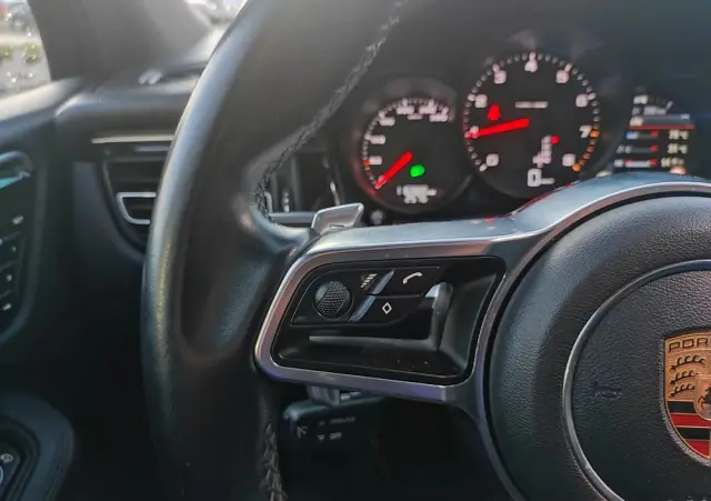PORSCHE Macan T PDK