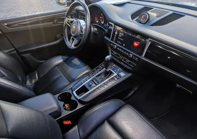 PORSCHE Macan T PDK