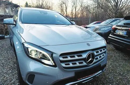 MERCEDES-BENZ GLA 